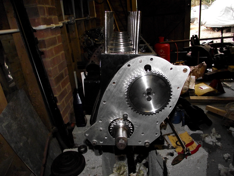 Illustration for article titled It's starting to look like an engine again :)
